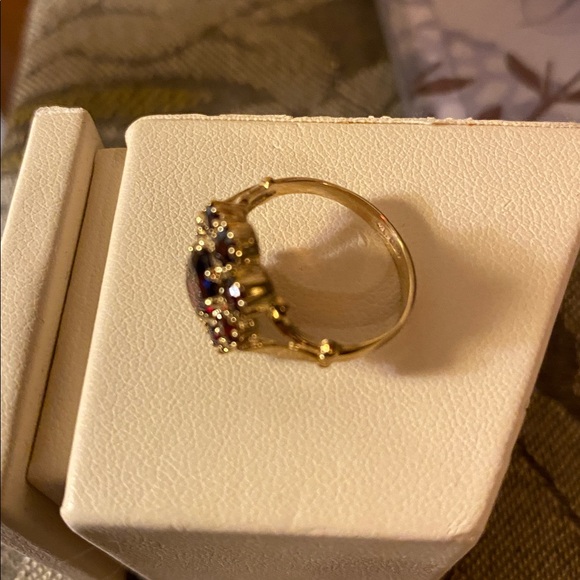 Elegant Garnet 9K Cluster Ring - Picture 3 of 7